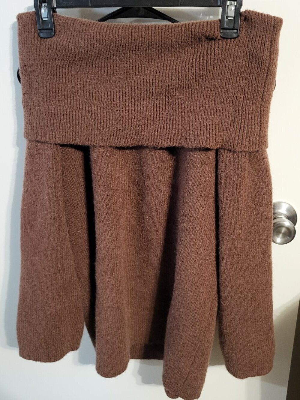 BROWN OFF SHOULDER SWEATER VERY SOFT SZ L
